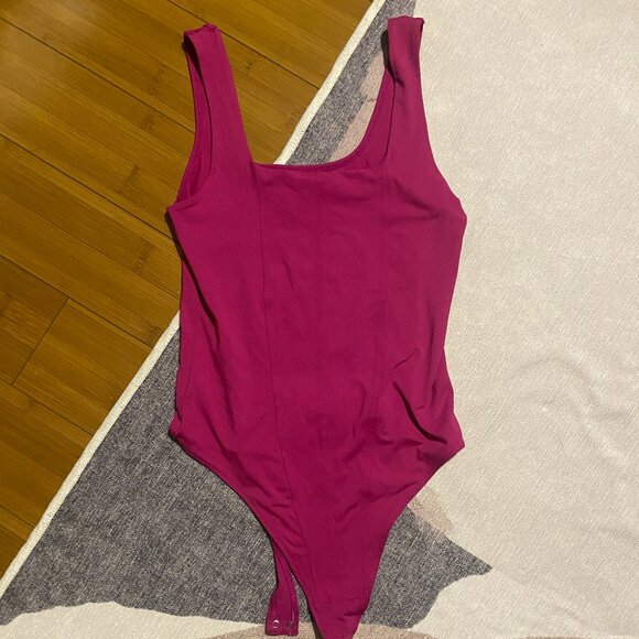 Revolve House Of Harlow 1960 Women’s Fuchsia Pink Thong Bodysuit Top Size M - Picture 1 of 5